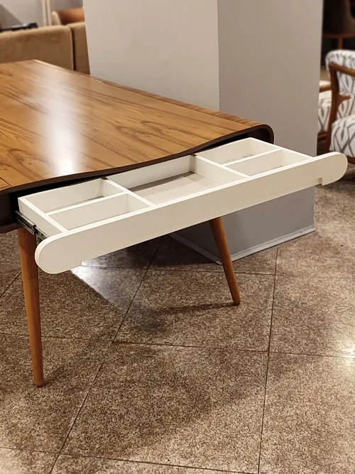 FioreDiningTable