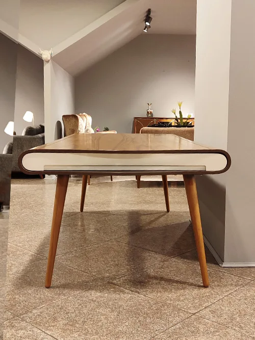 FioreDiningTable
